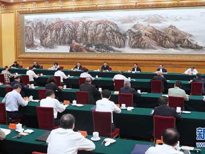 习近平主持召开教育文化卫生体育领域专家代表座谈会