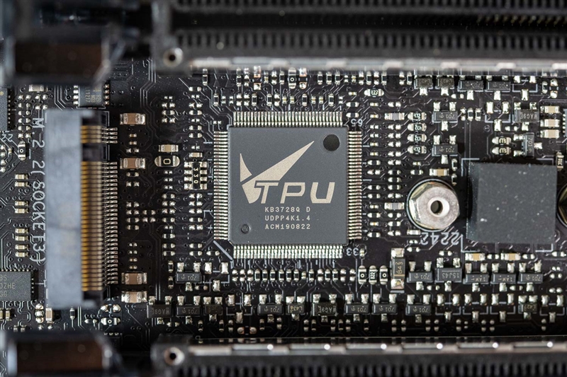 主说：你们是虫子！AMD 64核心撕裂者3990X深度测试