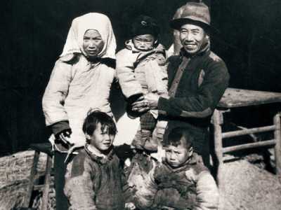 一个摄影记者和一户人家的70年